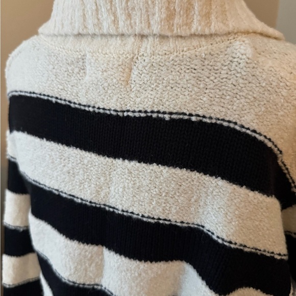 Universal Thread Black and White Striped V-Neck Sweater - Picture 5 of 8